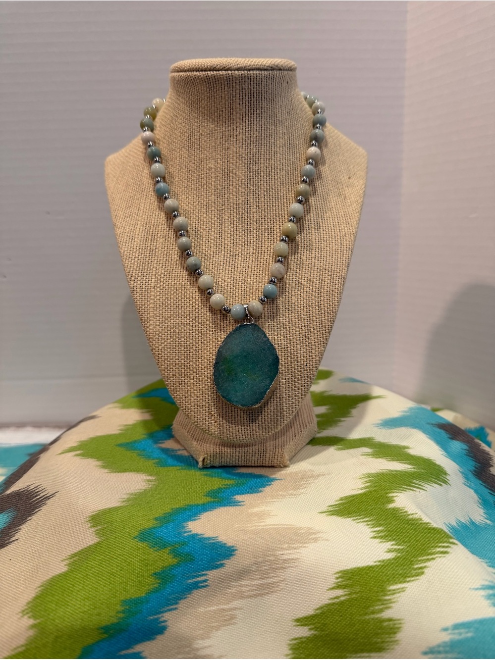 Necklace Slice Of Raw Agate Trimmed In Silver Beaded Necklace Lobster Claw NWT
